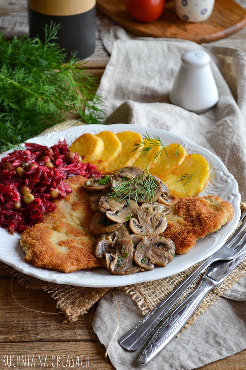 kotlety schabowe w chrupiącej panierce z pieczarkami